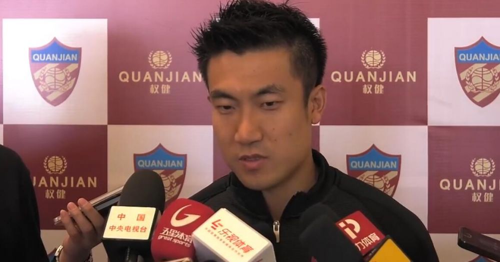 不过，在哈维看来，罗贝托仍然能为球队提供很大帮助，教练组称他为一名非常职业的球员，很好地履行队长的职责，照顾年轻球员，在困难时刻激励队友。